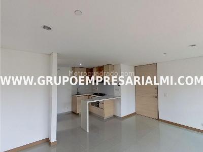 Apartamento de 3 alcobas en venta en La Doctora, Sabaneta, 81 m² · foto 2 de 18