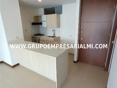 Apartaestudio en arriendo en El Poblado, Medellín, 62 m² · foto 2 de 20