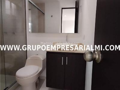 Apartamento de 3 alcobas en arriendo en Villa Carlota, Medellín, 70 m² · foto 10 de 11