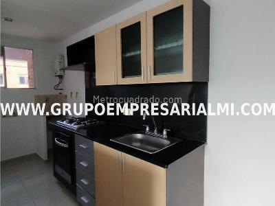 Apartamento de 3 alcobas en arriendo en Villa Carlota, Medellín, 70 m² · foto 2 de 11