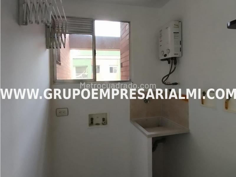 3BR Apartment for Rent in El Poblado, High Floor Views - 8