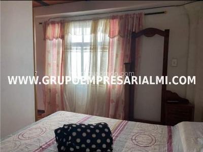 Apartaestudio en arriendo en Laureles, Medellín, 30 m² · foto 6 de 9