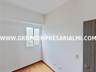 Apartamento de 3 alcobas en venta en Niquia, Bello, 63 m² · foto 2 de 11