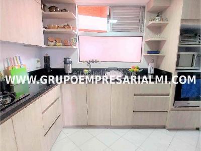 Apartamento de 3 alcobas en venta en El Poblado, Medellín, 300 m² · foto 2 de 13
