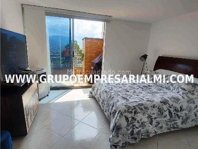 Apartamento de 3 alcobas en venta en El Poblado, Medellín, 300 m² · foto 5 de 13
