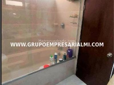Apartamento de 3 alcobas en venta en El Poblado, Medellín, 300 m² · foto 10 de 13