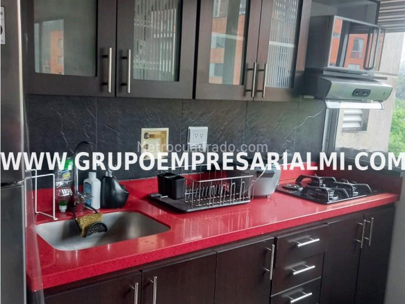 Gran Apartamento de 2 Alcobas en Los Colores