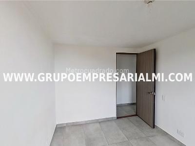 Apartamento en venta en El Poblado, Medellín · foto 7 de 12