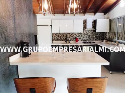 Apartamento de 4 alcobas en arriendo en Belen, Medellín, 164 m² · foto 2 de 16