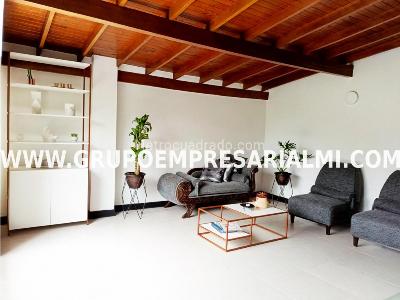 Apartamento de 4 alcobas en arriendo en Belen, Medellín, 164 m² · foto 3 de 16