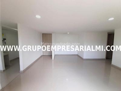 Apartamento de 3 alcobas en venta en Santa Catalina, Itagüí, 83 m² · foto 2 de 20