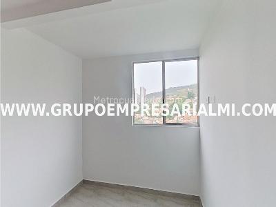 Apartamento de 3 alcobas en venta en Bucaros, Bello, 55 m² · foto 12 de 20