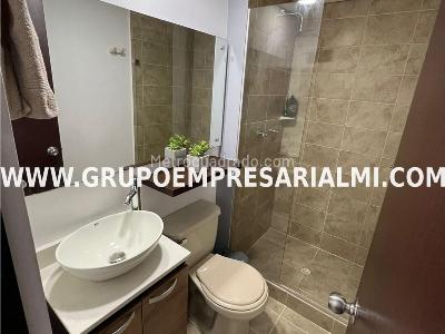 Apartamento de 3 alcobas en arriendo en El Poblado, Medellín, 68 m² · foto 9 de 10