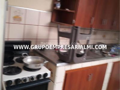 Casa de 3 alcobas en venta en Castilla, Medellín, 116 m² · foto 3 de 18