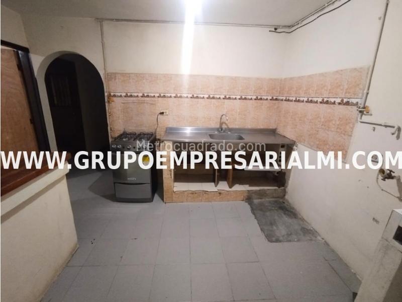 Casa de 3 Alcobas con Red de Gas en Robledo (Piso 1) - 2