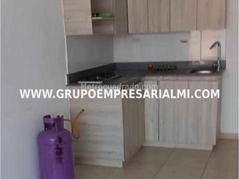Apartamento de 2 Alcobas en Laureles con 2 Baños Completos - 2