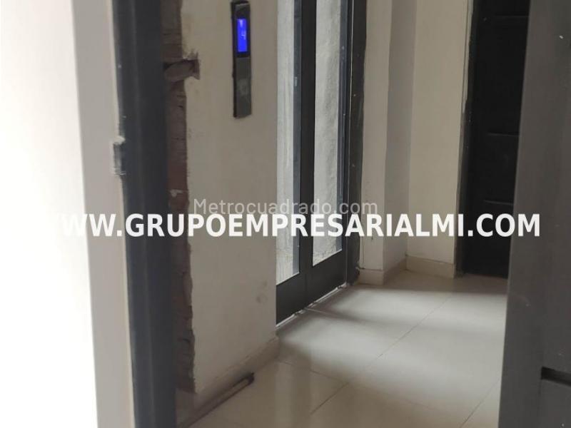 Apartamento de 2 Alcobas en Laureles con 2 Baños Completos - 5