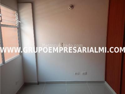 Apartamento de 2 alcobas en venta en Los Colores, Medellín, 57 m² · foto 9 de 13