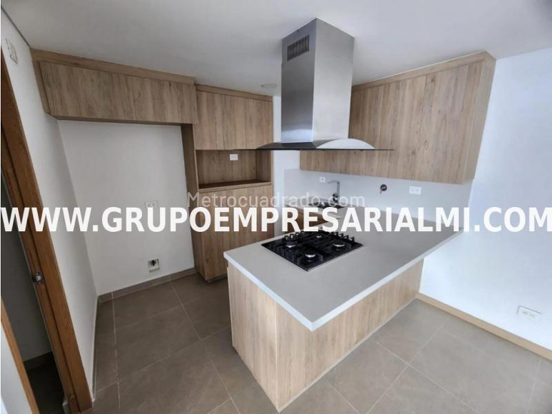 Spectacular 2BR Apartment in San Diego - 2