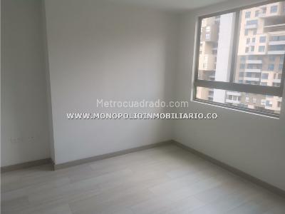 Apartamento de 3 alcobas en venta en Los Alcazares, Sabaneta, 77 m² · foto 2 de 6
