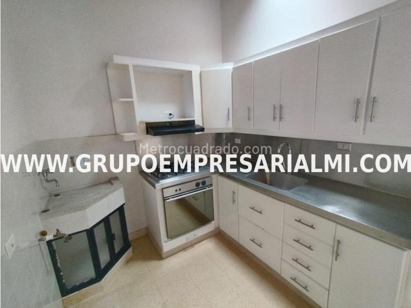 Apartamento de 3 Alcobas en Belén, Segundo Piso