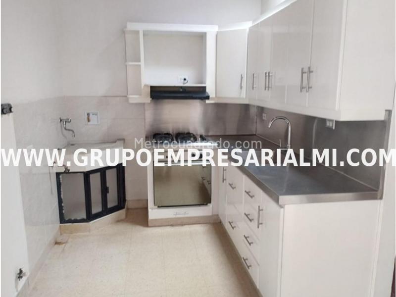 Apartamento de 3 Alcobas en Belén, Segundo Piso - 2