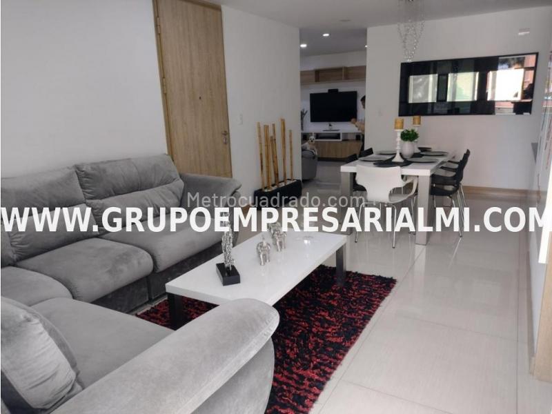 Apartamento Fantástico de 3 Alcobas en Laureles con Gran Vista - 4