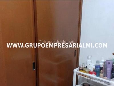 Apartamento de 2 alcobas en venta en Bombona, Medellín, 68 m² · foto 11 de 16