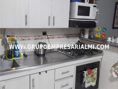 Apartamento de 2 alcobas en venta en Bombona, Medellín, 68 m² · foto 2 de 16