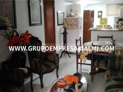 Apartamento de 2 alcobas en venta en Bombona, Medellín, 68 m² · foto 3 de 16