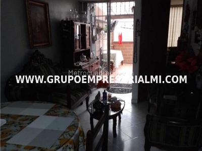 Apartamento de 2 alcobas en venta en Bombona, Medellín, 68 m² · foto 4 de 16