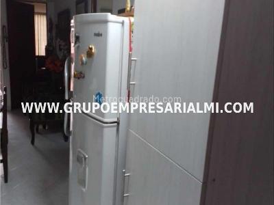 Apartamento de 2 alcobas en venta en Bombona, Medellín, 68 m² · foto 5 de 16