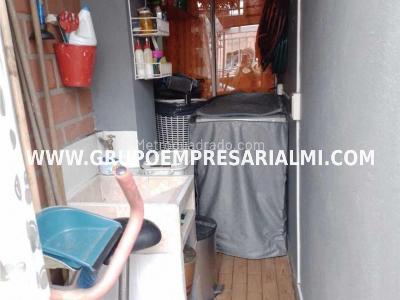 Apartamento de 2 alcobas en venta en Bombona, Medellín, 68 m² · foto 8 de 16