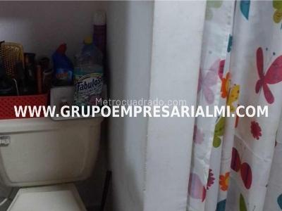 Apartamento de 2 alcobas en venta en Bombona, Medellín, 68 m² · foto 9 de 16