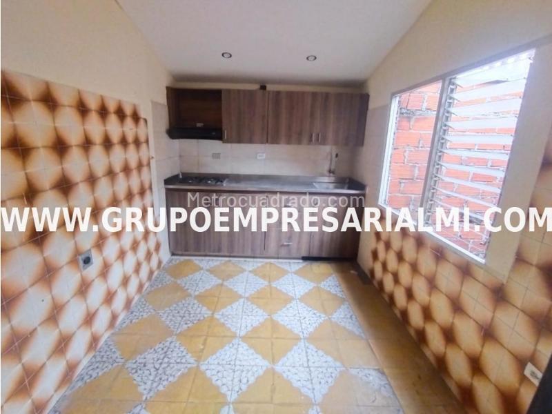 Spacious 4BR Apartment in El Salvador - 2