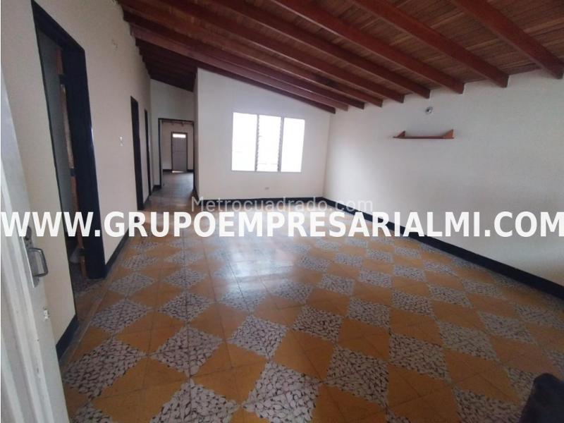 Spacious 4BR Apartment in El Salvador - 4