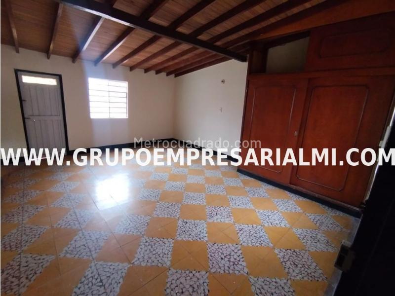 Spacious 4BR Apartment in El Salvador - 9