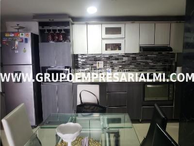 Apartamento de 3 alcobas en arriendo en El Poblado, Medellín, 70 m² · foto 2 de 9