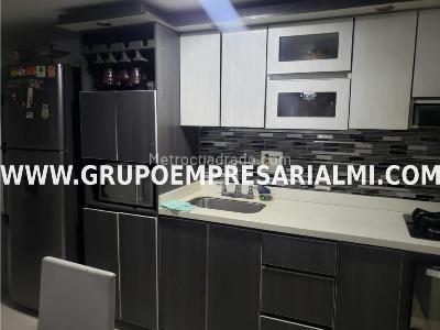 Apartamento de 3 alcobas en arriendo en El Poblado, Medellín, 70 m² · foto 3 de 9
