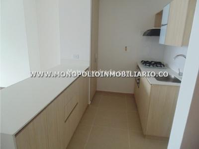 Apartaestudio en arriendo en El Poblado, Medellín, 62 m² · foto 2 de 11
