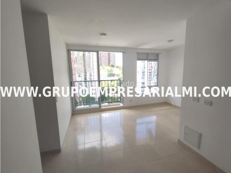 Stylish 3BR Apartment with Amenities in Calasanz - 4
