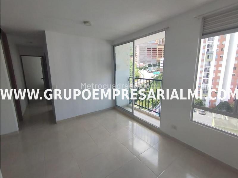 Stylish 3BR Apartment with Amenities in Calasanz - 8