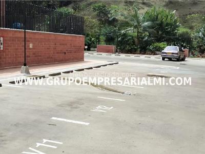 Apartamento de 3 alcobas en venta en Las Lomitas, Sabaneta, 60 m² · foto 15 de 16