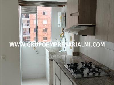 Apartamento de 3 alcobas en venta en Las Lomitas, Sabaneta, 60 m² · foto 2 de 16
