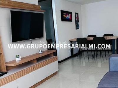 Apartamento de 3 alcobas en arriendo en Villa Carlota, Medellín, 78 m² · foto 2 de 14