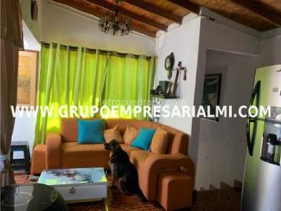Casa de 3 alcobas en venta en Niquia, Bello, 80 m² · foto 2 de 8
