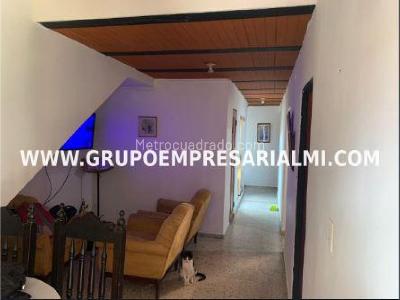 Casa de 3 alcobas en venta en Niquia, Bello, 80 m² · foto 4 de 8