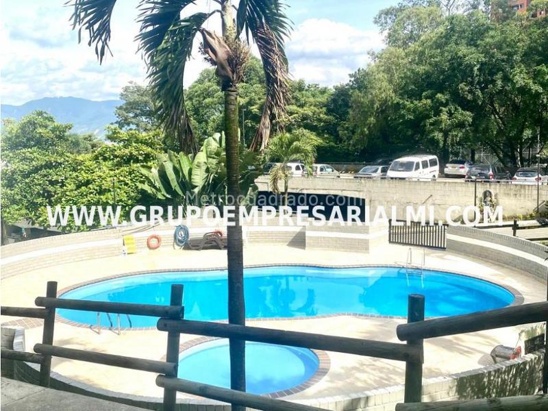 Furnished 2BR Apartment with 5 Bathrooms in El Poblado - 4