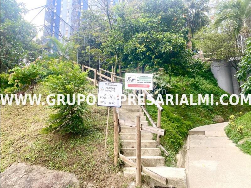 Furnished 2BR Apartment with 5 Bathrooms in El Poblado - 6