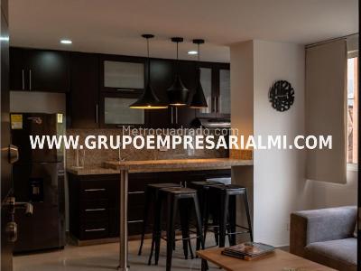 Apartamento en arriendo en Laureles, Medellín · foto 2 de 13